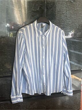 H&M Women’s Cotton Vertical Blue & White Striped Button-Down Shirt - Relaxed Fit